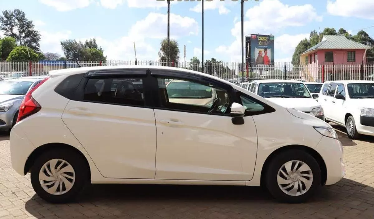 Honda Fit   - 2016