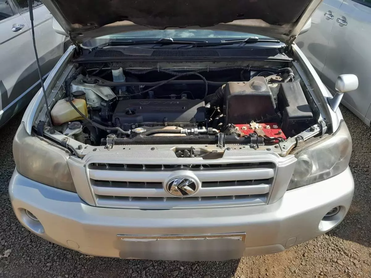 Toyota kluger - 2003