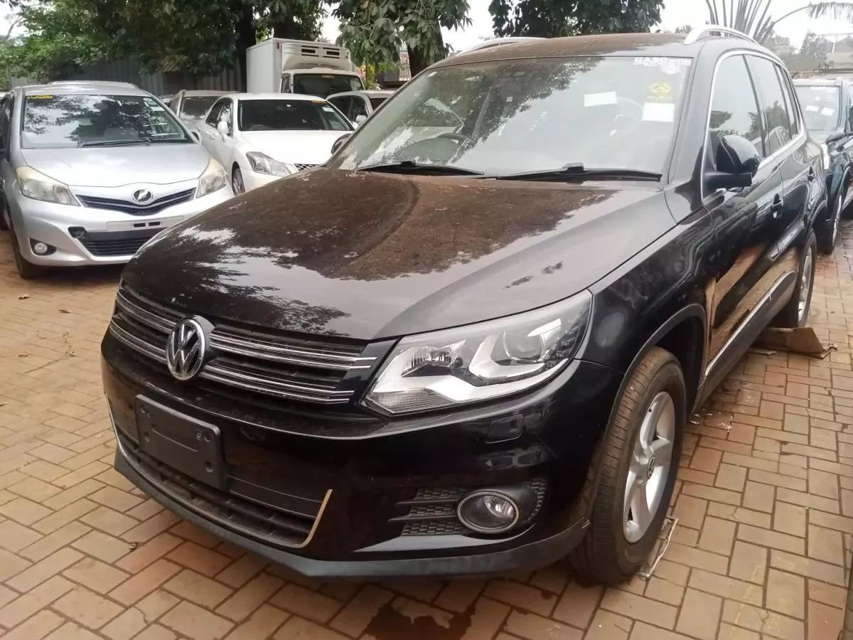 Volkswagen Tiguan   - 2014