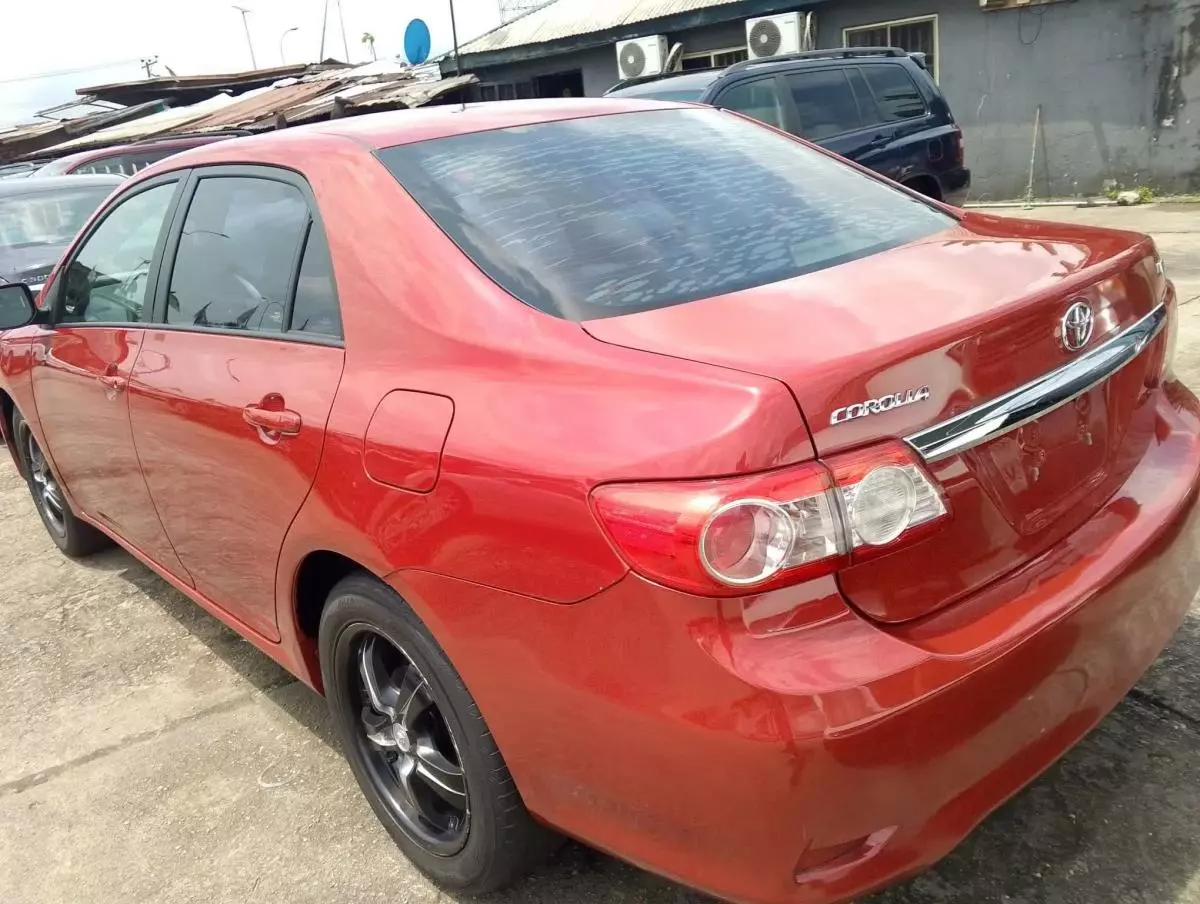 Toyota Corolla   - 2012