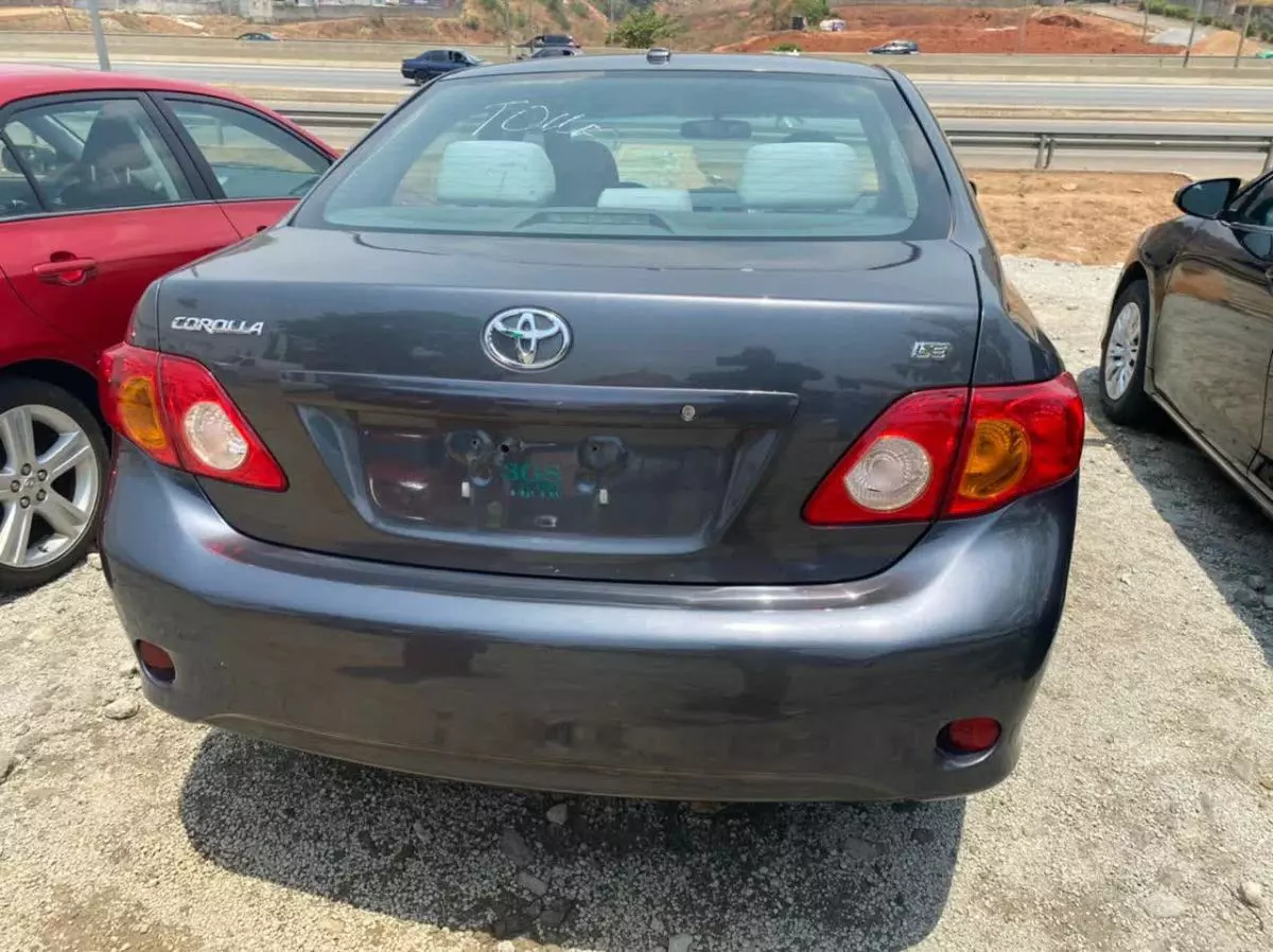 Toyota Corolla - 2010