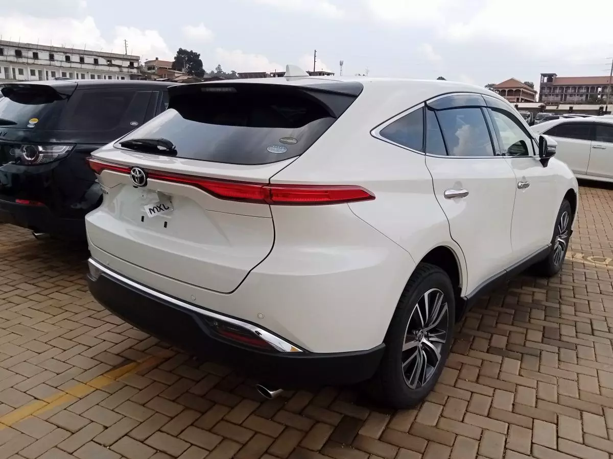 Toyota Harrier   - 2020