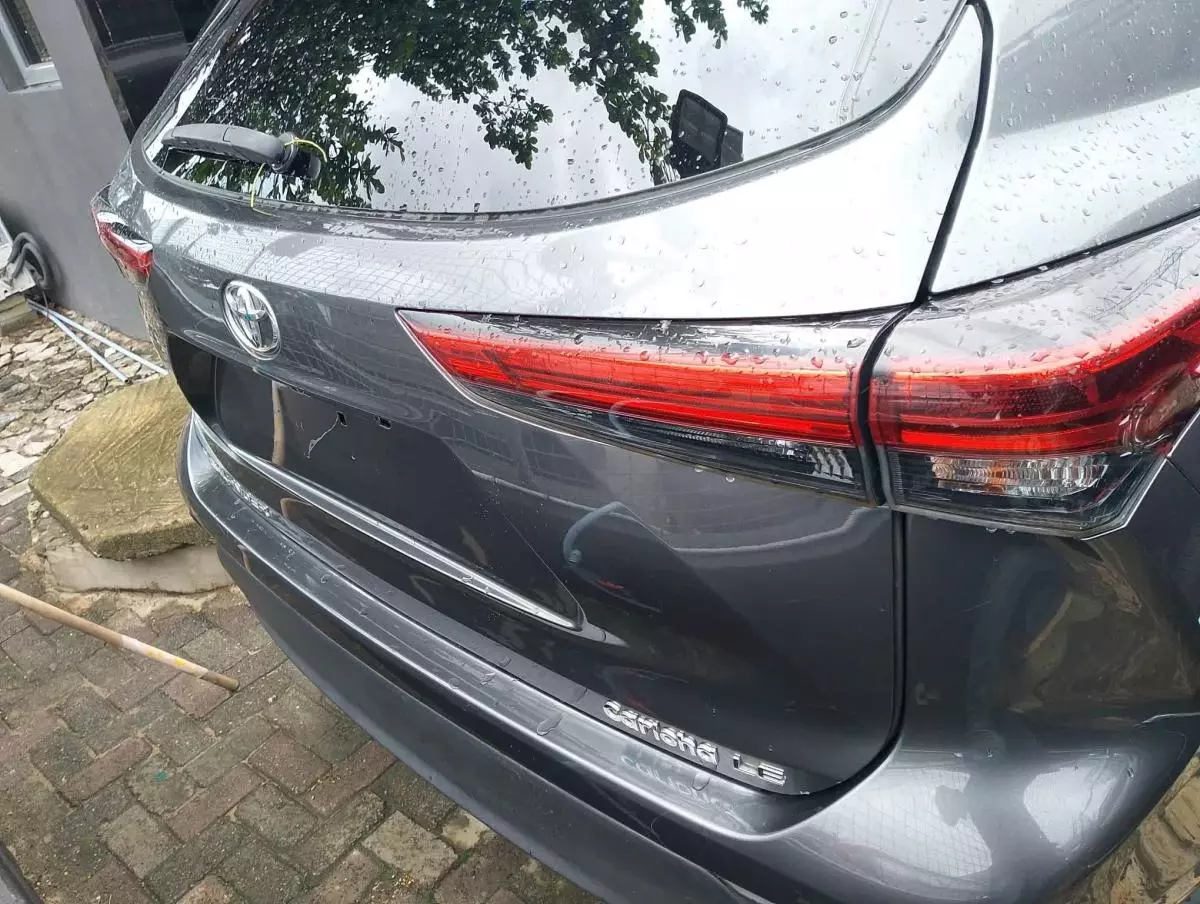 Toyota Highlander   - 2021