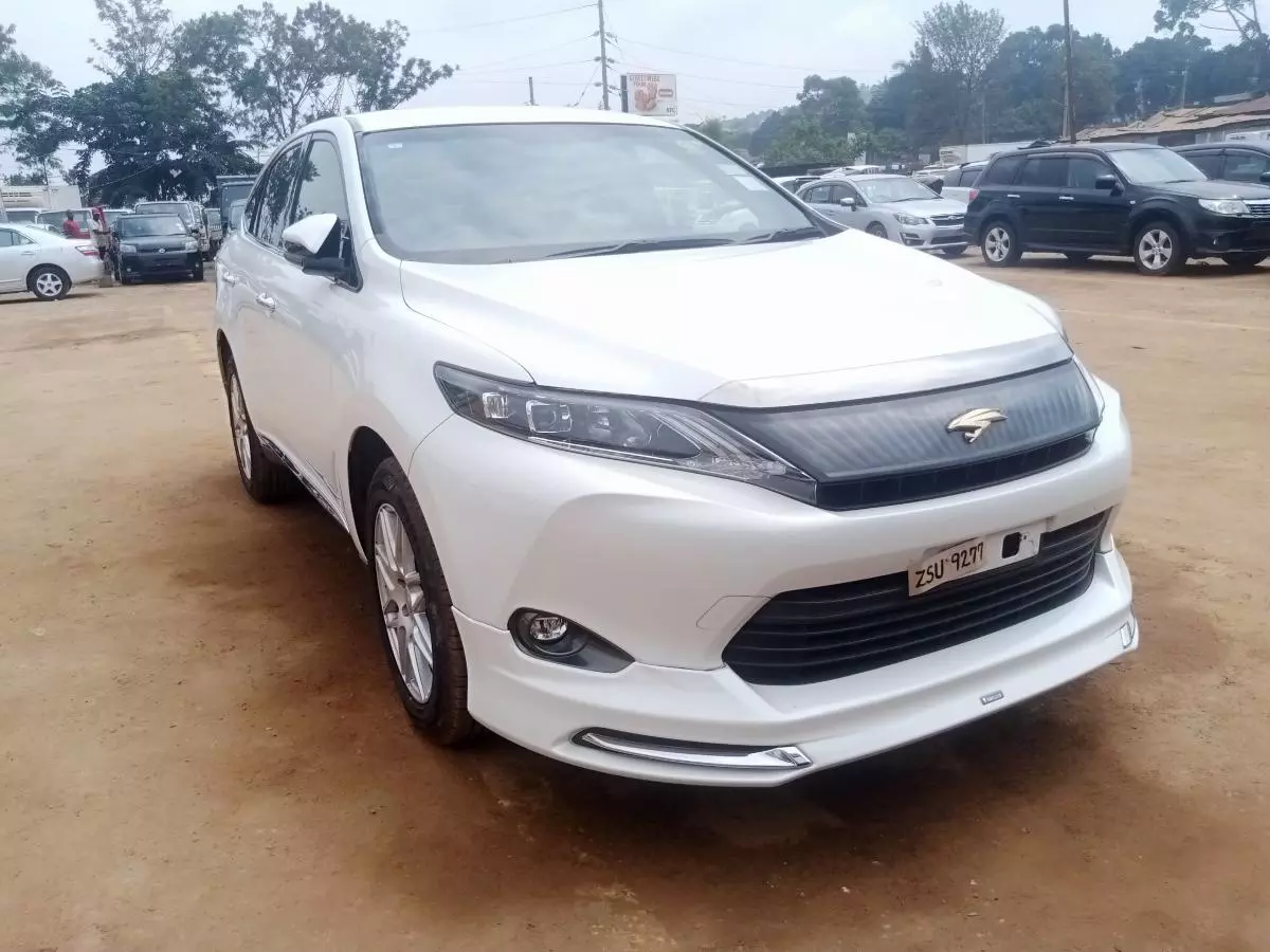 Toyota Harrier   - 2015