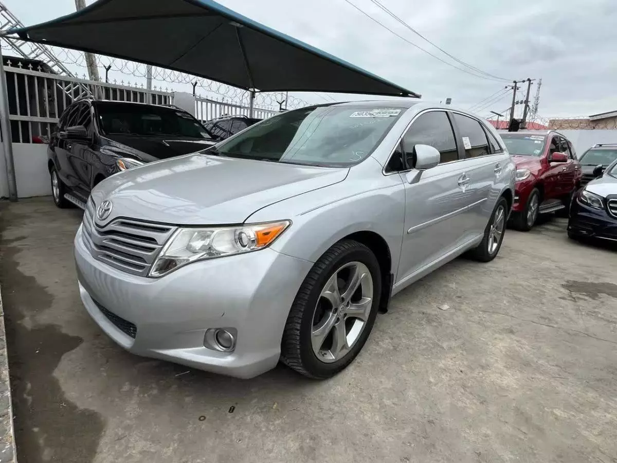 Toyota Venza   - 2011