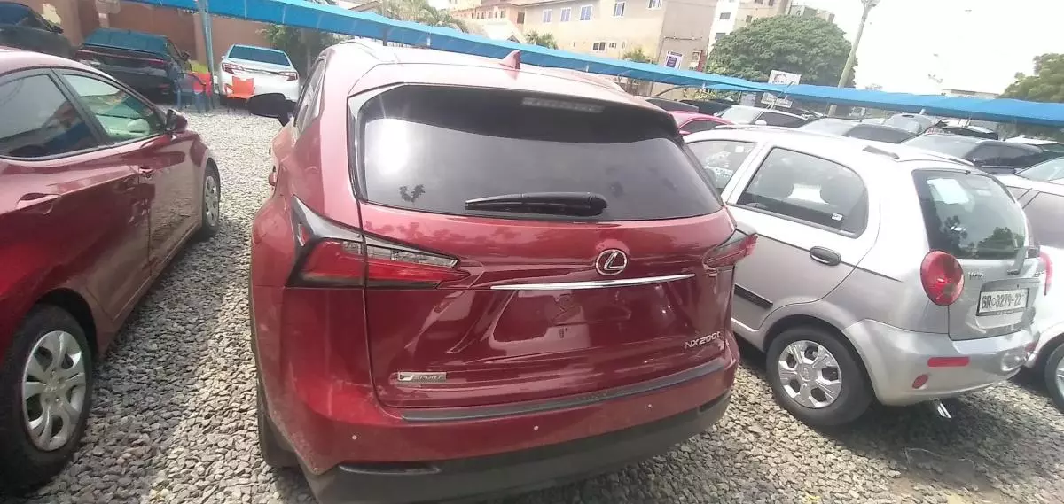 Lexus NX 200 - 2015