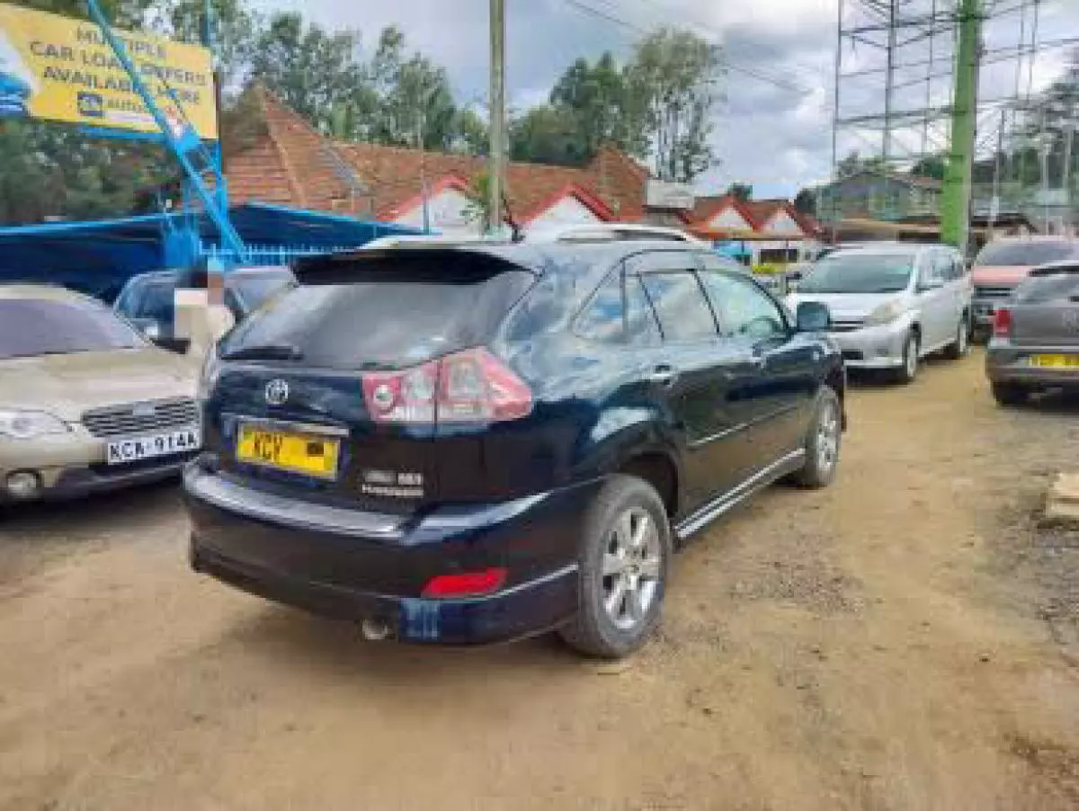 Toyota Harrier   - 2012