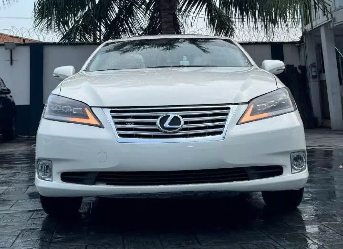 Lexus ES 350   - 2012