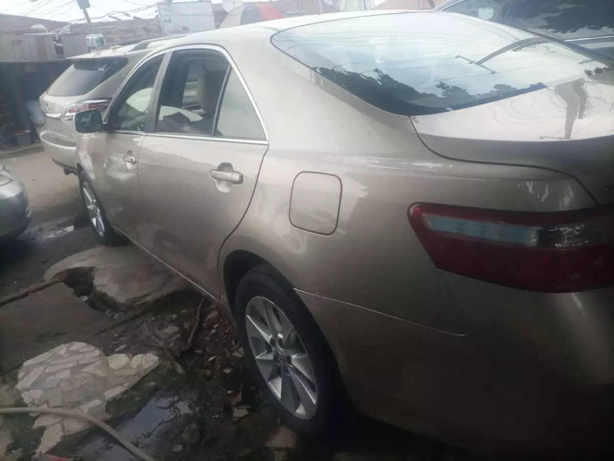 Toyota Camry - 2008