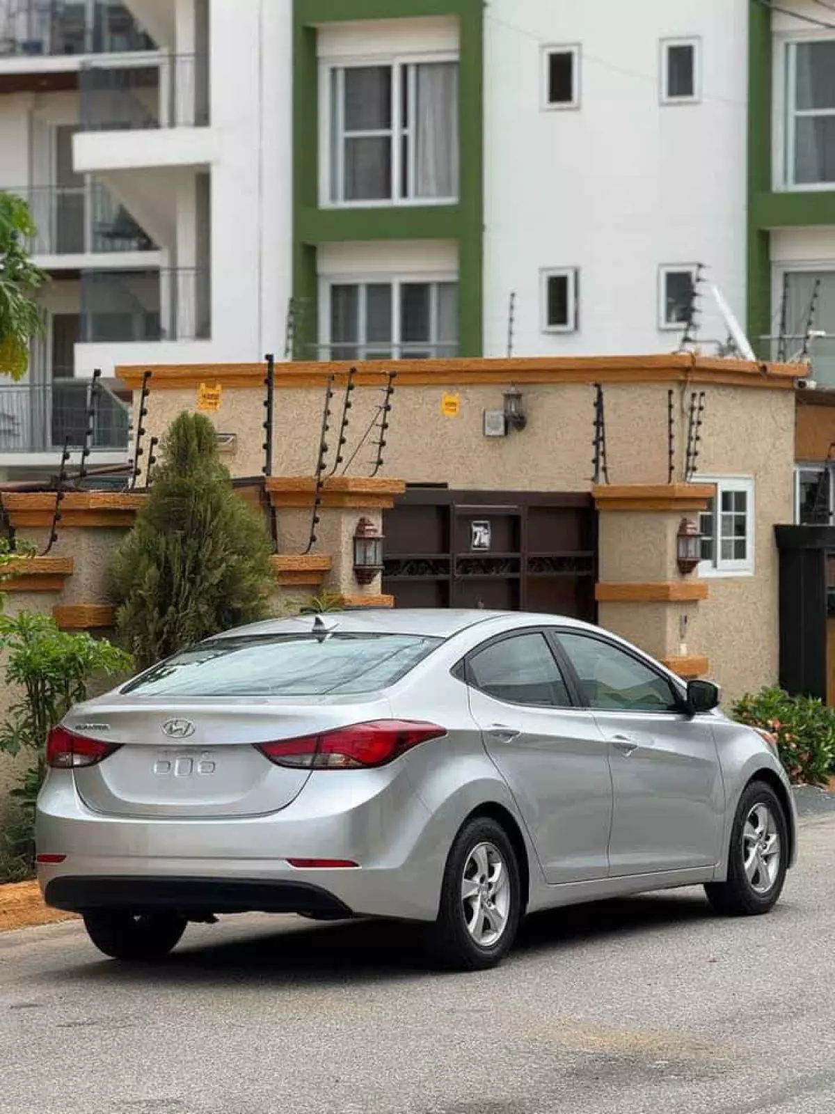 Hyundai Elantra   - 2015