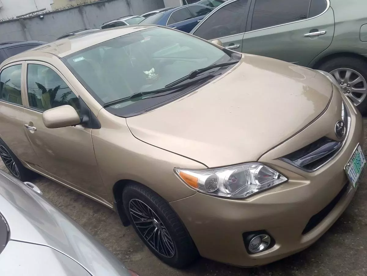 Toyota Corolla   - 2010