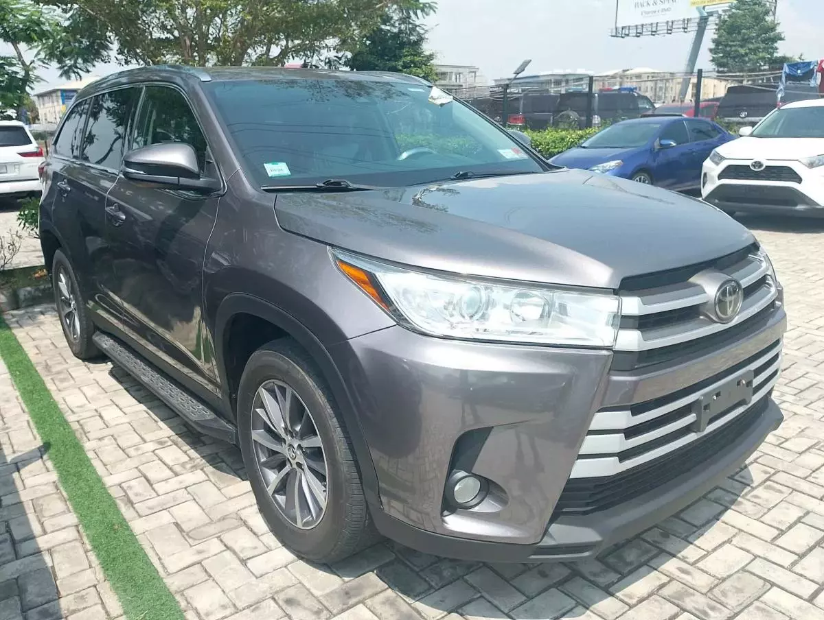 Toyota Highlander   - 2019