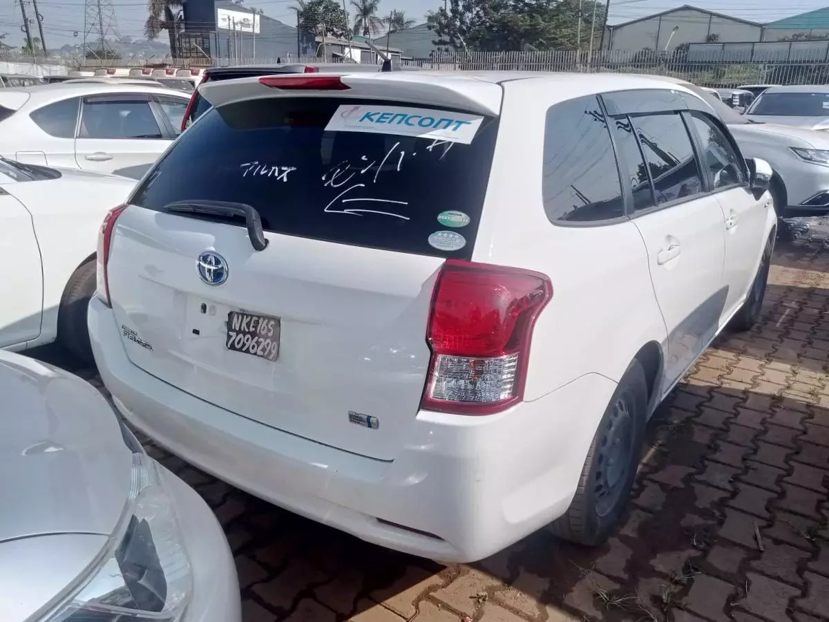 Toyota Fielder hybrid    - 2015