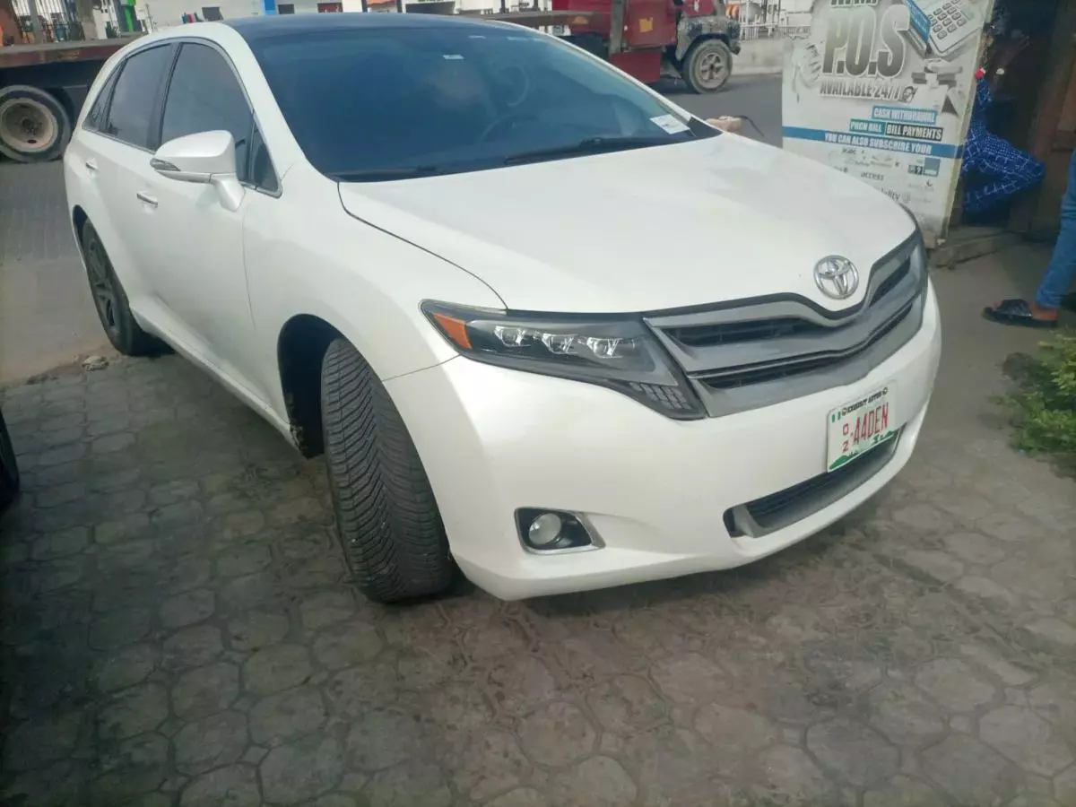 Toyota Venza   - 2013