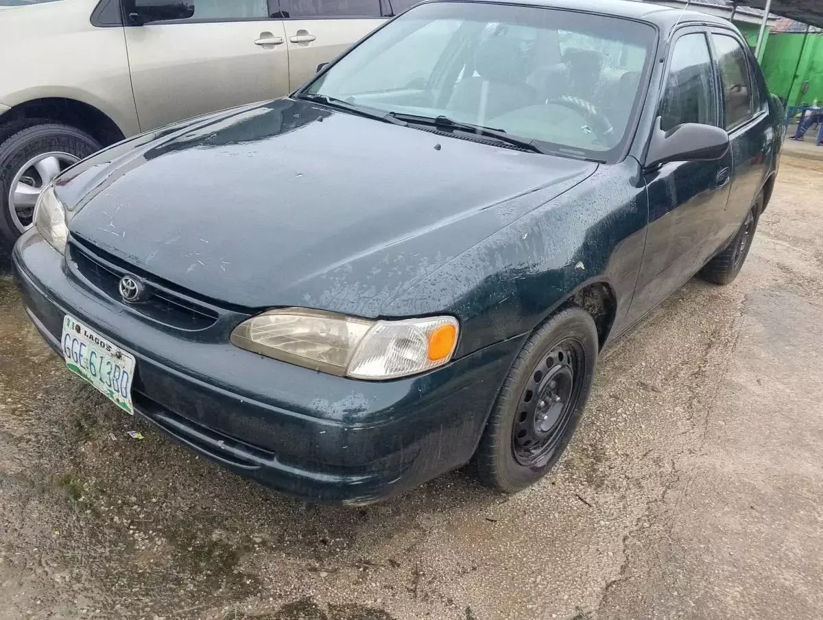 Toyota Corolla   - 1998