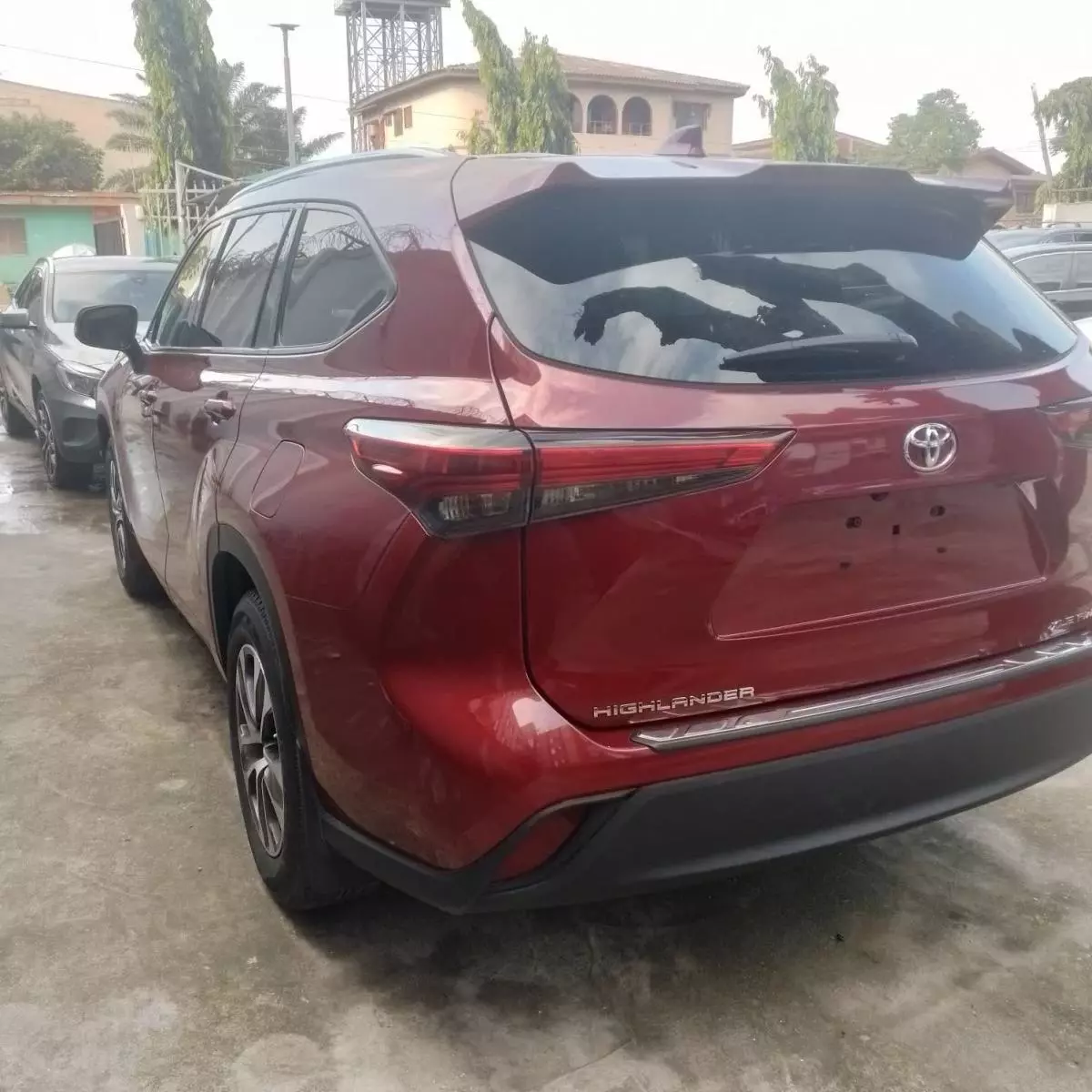 Toyota Highlander   - 2020