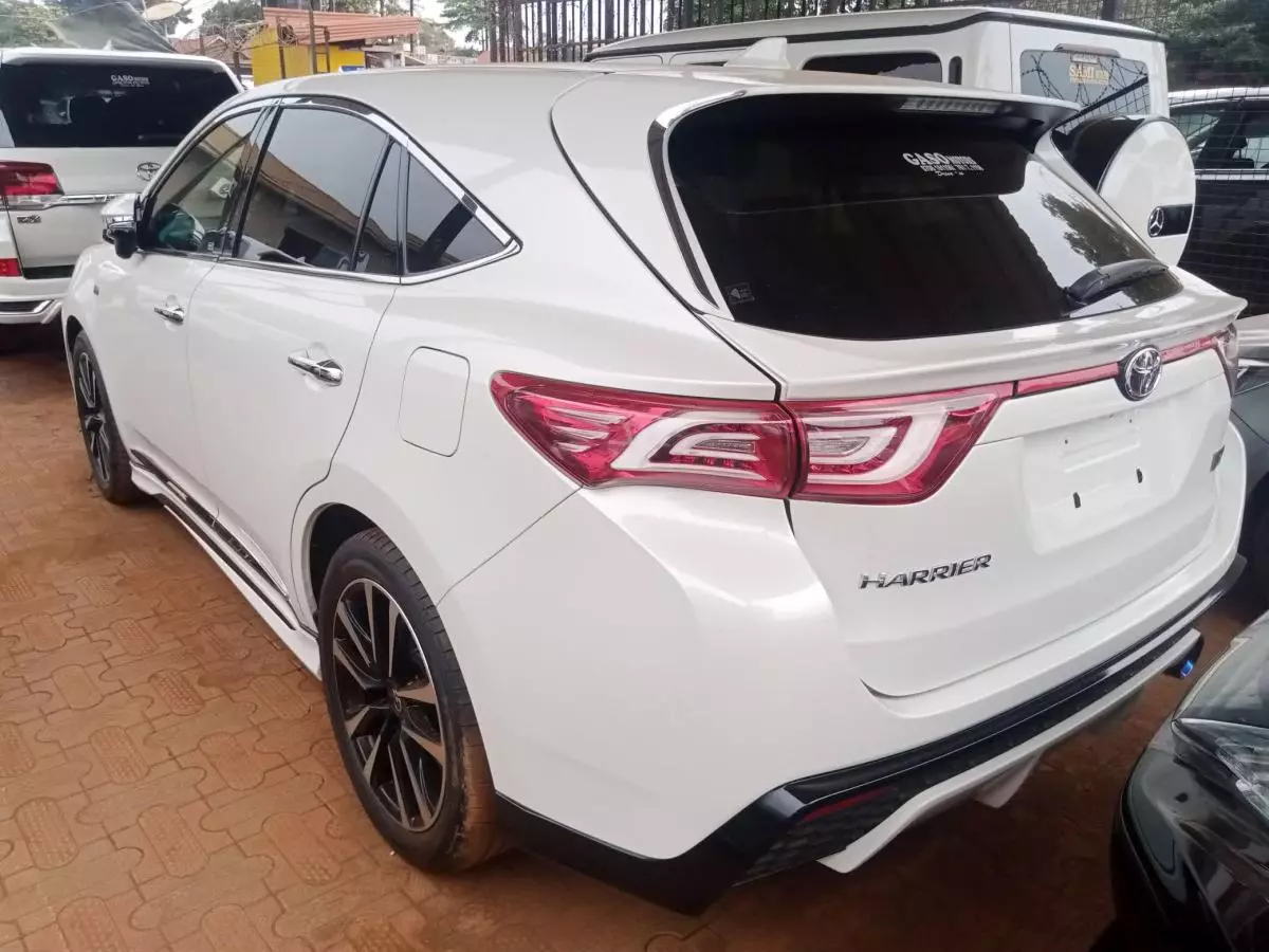 Toyota Harrier GR   - 2016