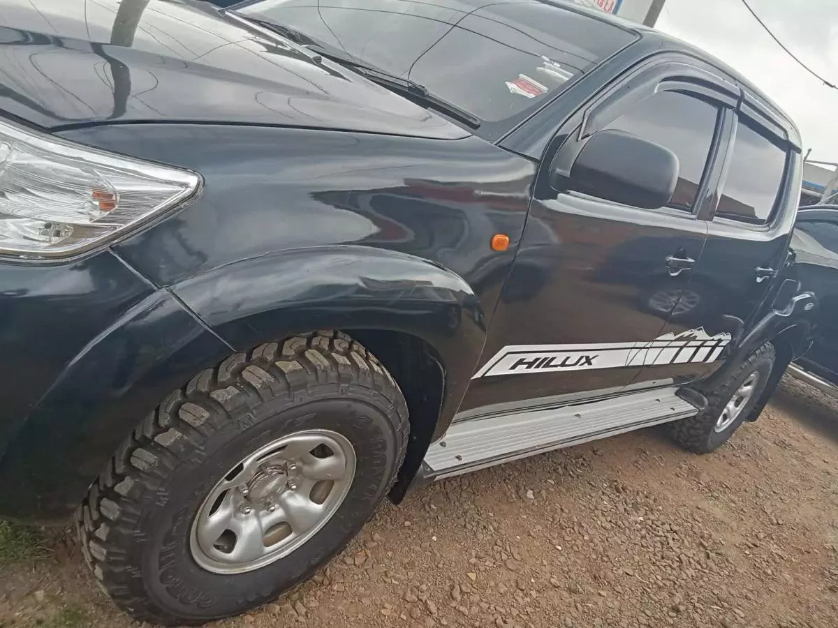 Toyota Hilux vigo    - 2013