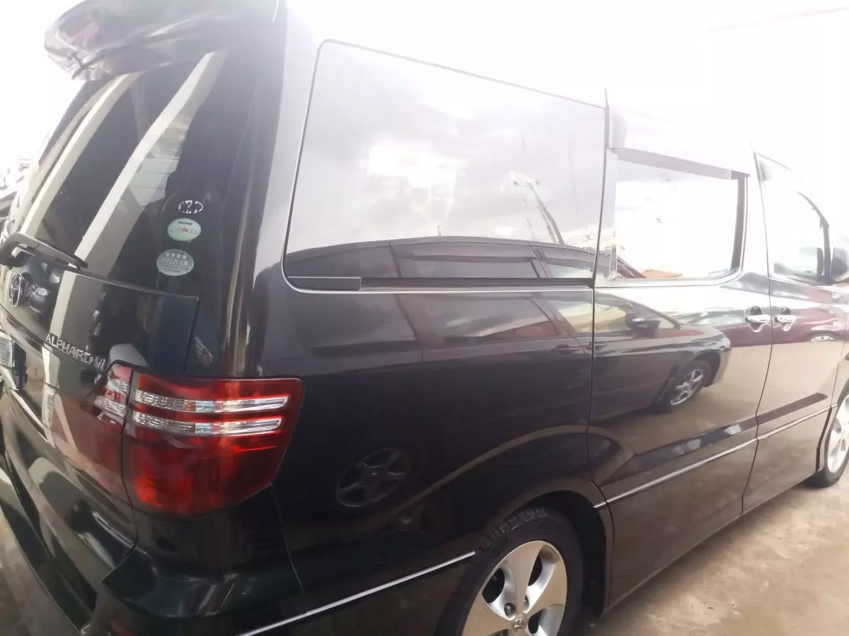 Toyota Alphard   - 2008