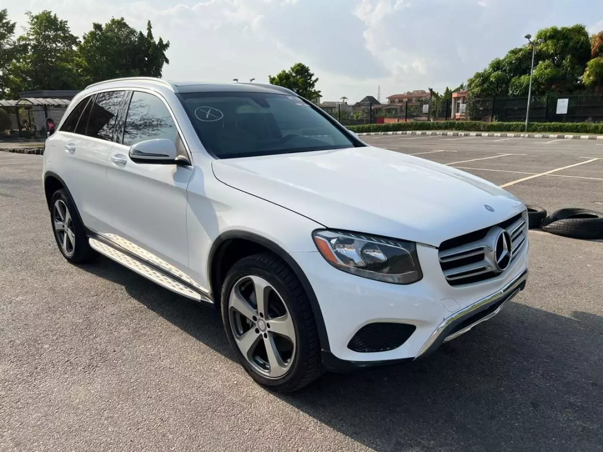 Mercedes-Benz GLC 300   - 2017