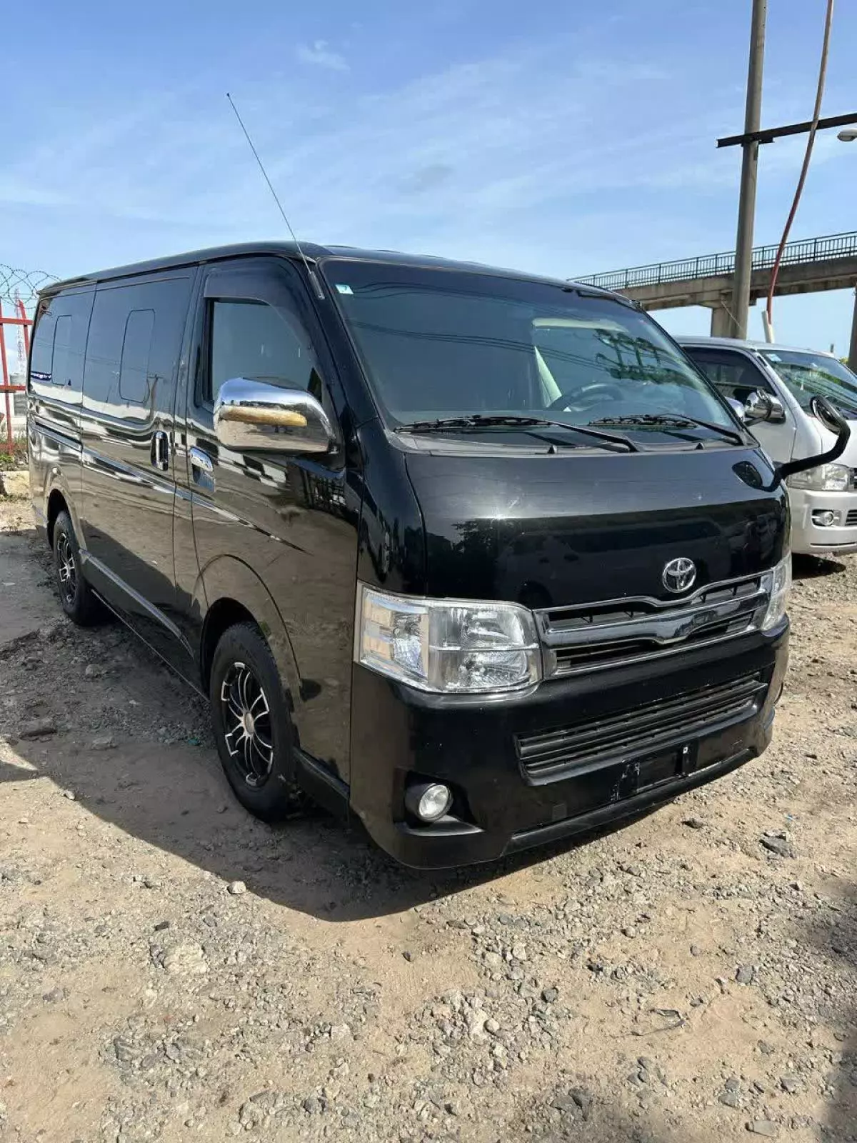 Toyota Hiace   - 2013