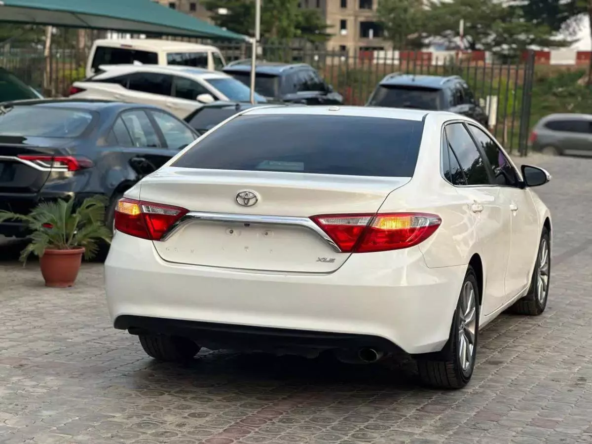 Toyota Camry   - 2015