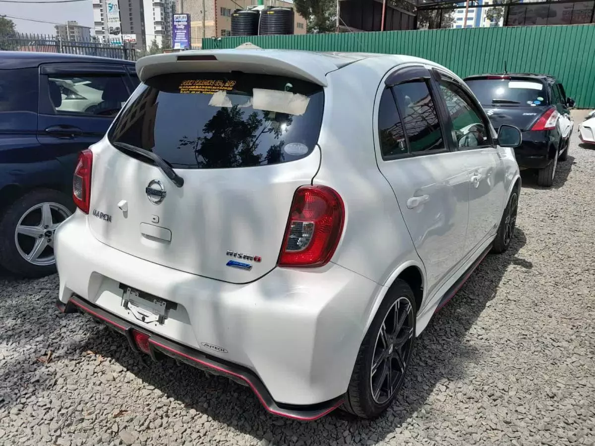 Nissan March - 2015