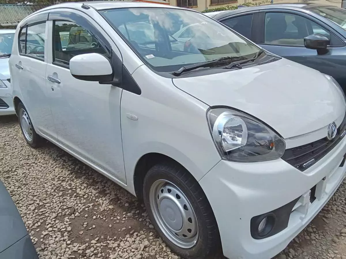 Toyota Pixis  - 2016