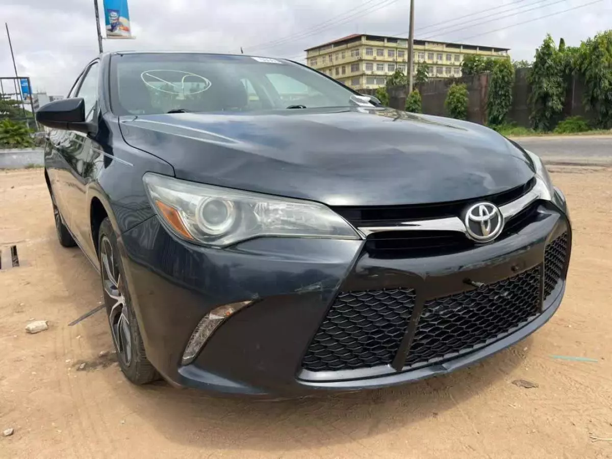 Toyota Camry   - 2015