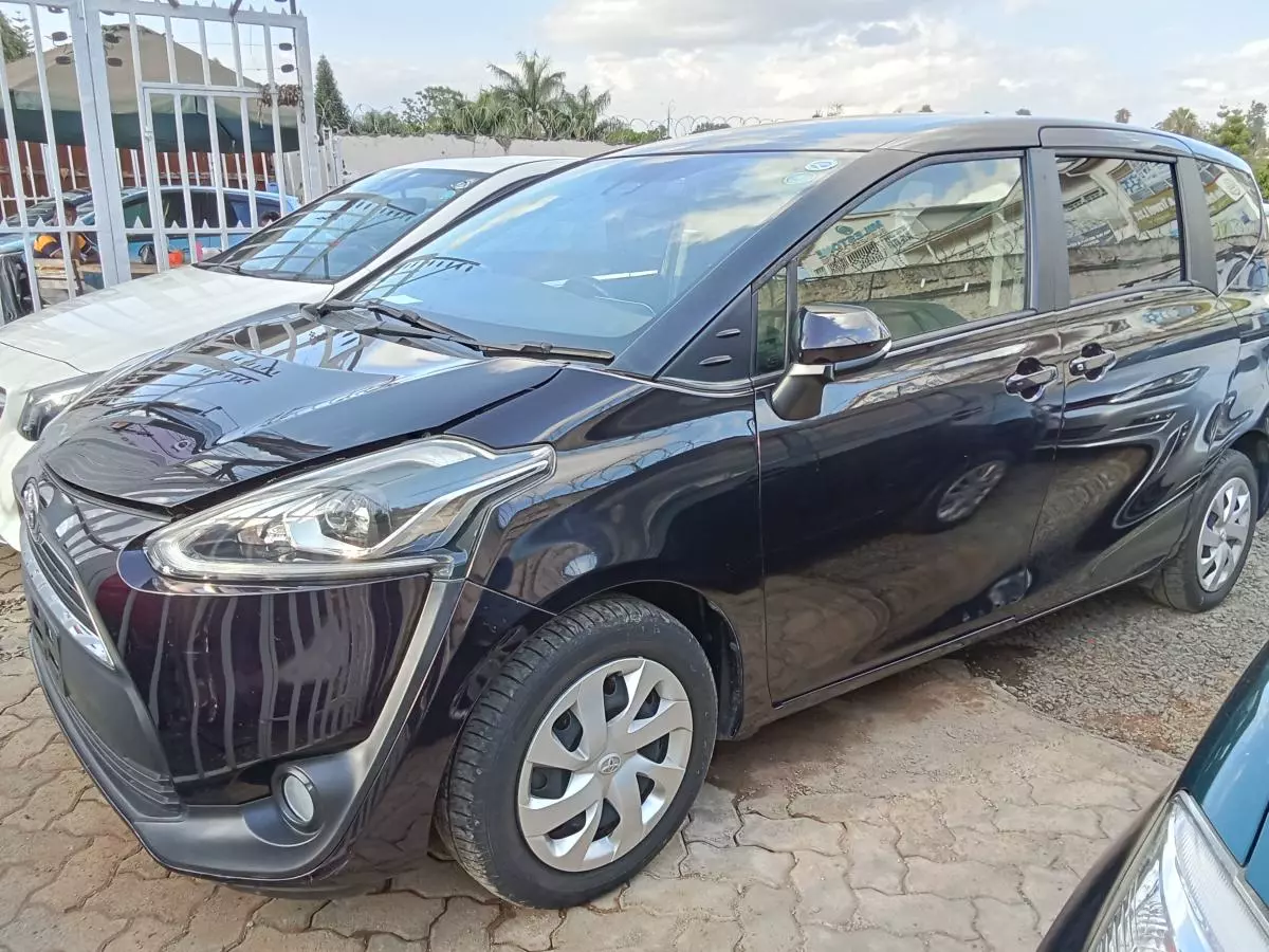 Toyota Sienta   - 2017