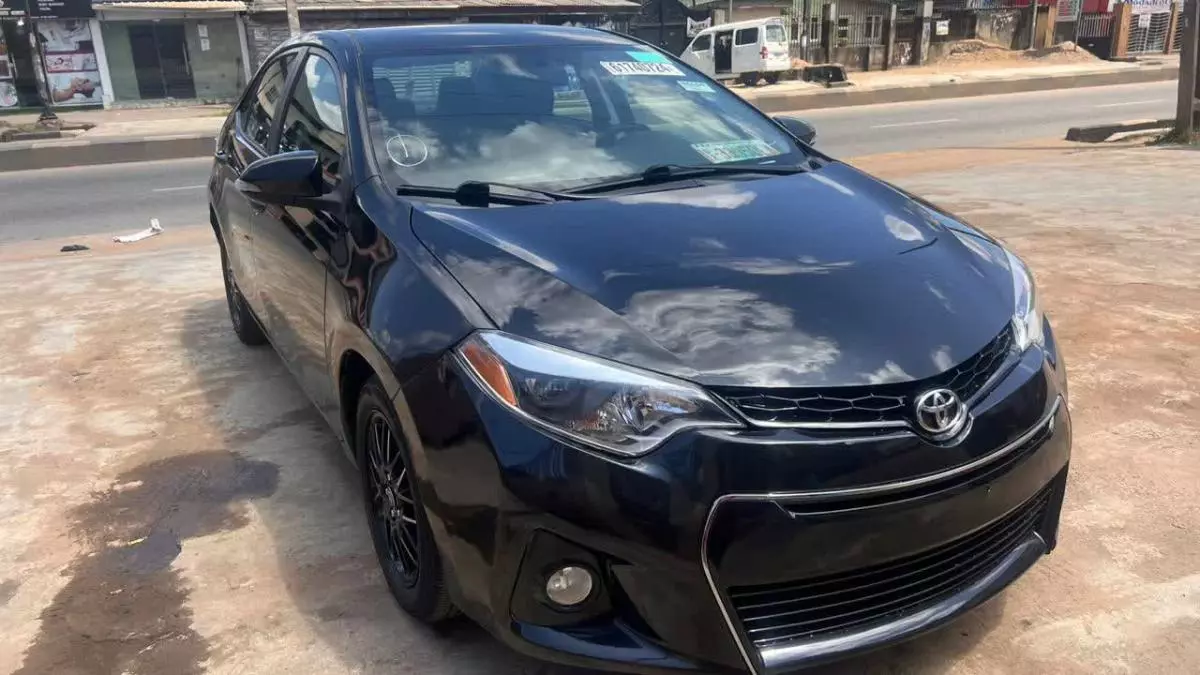 Toyota Corolla   - 2014