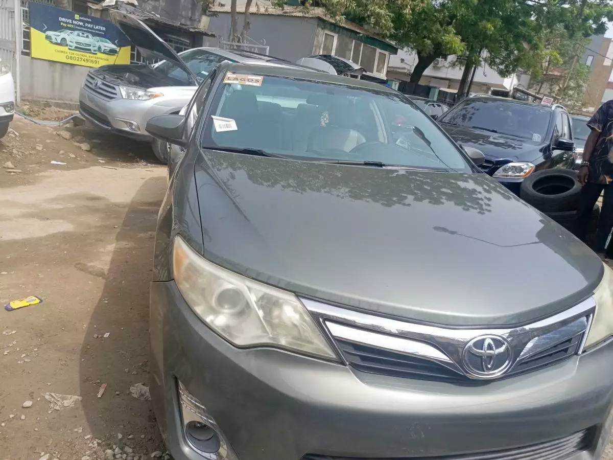 Toyota Camry   - 2013