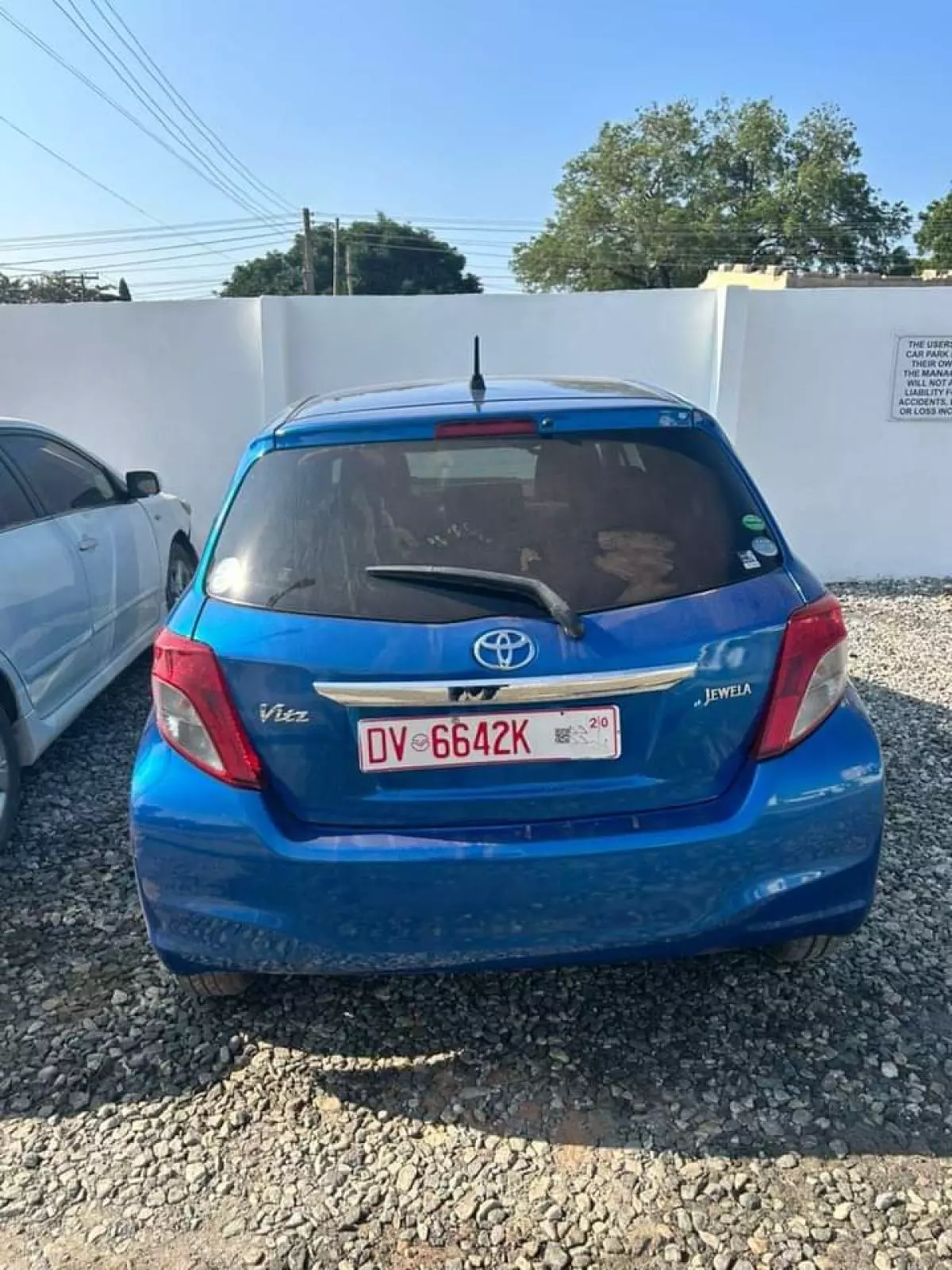 Toyota Vitz   - 2013