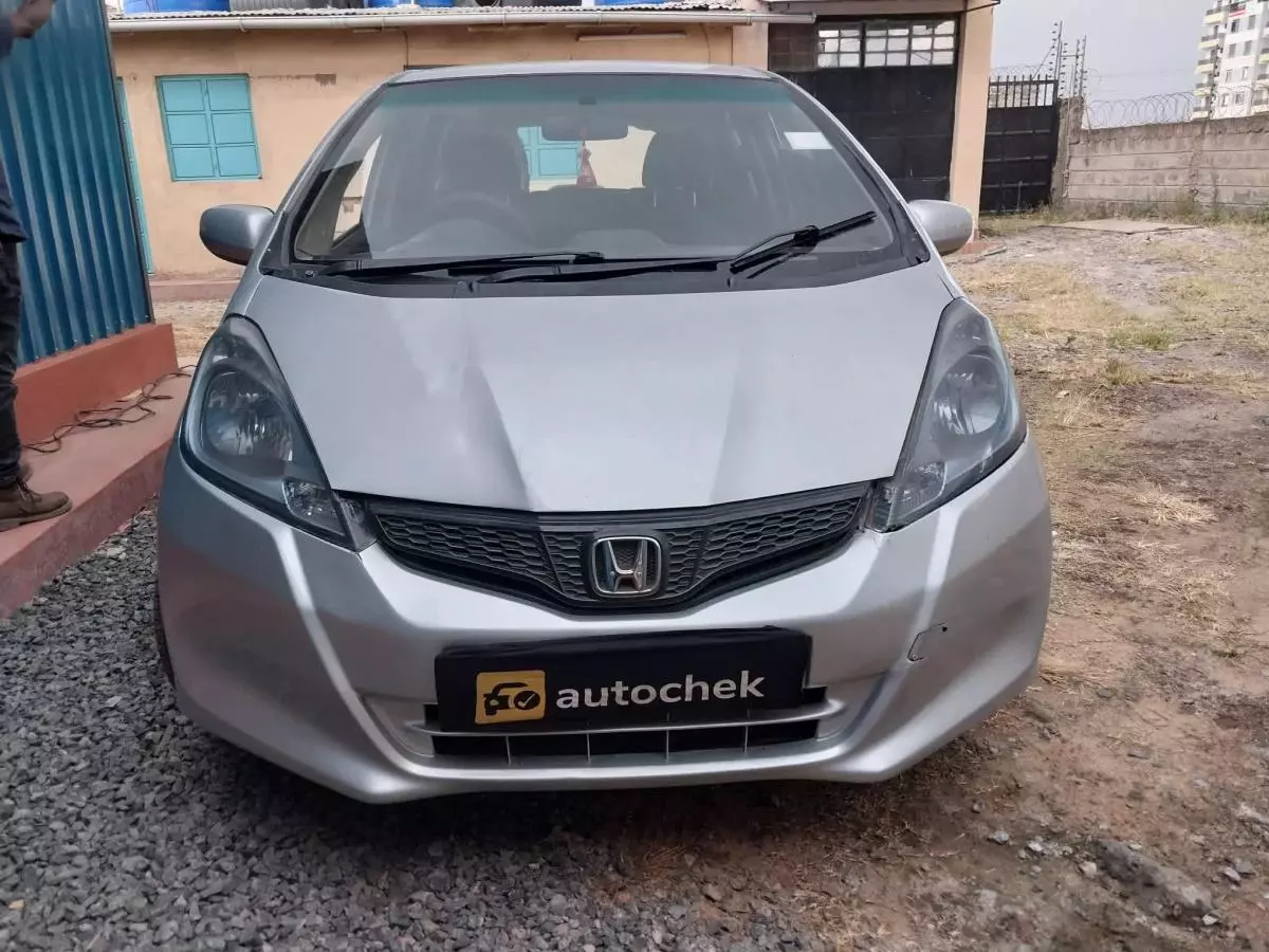 Honda Fit   - 2012