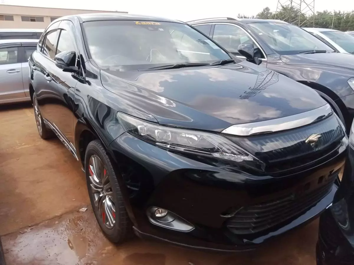 Toyota Harrier   - 2015