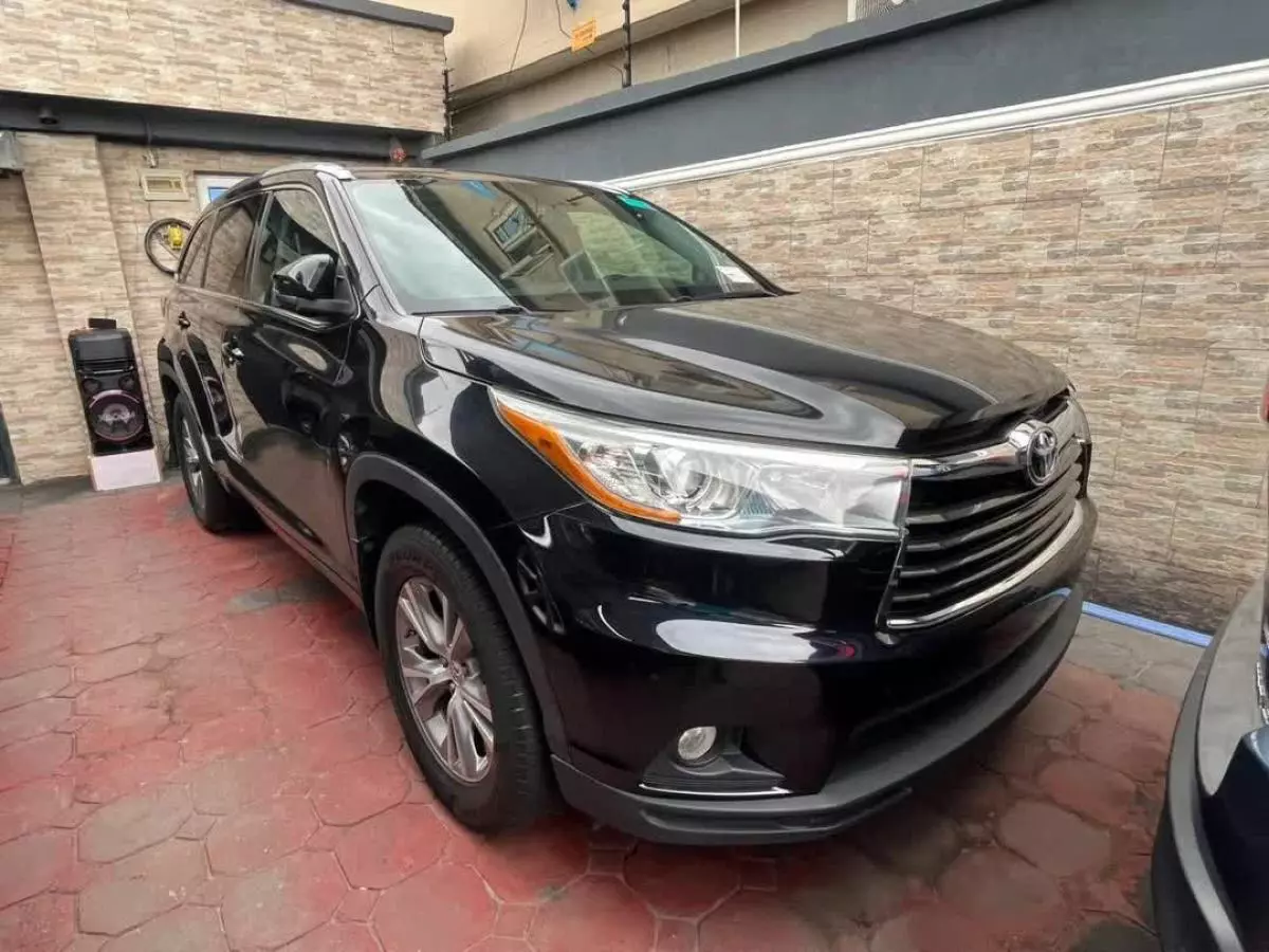 Toyota Highlander   - 2015