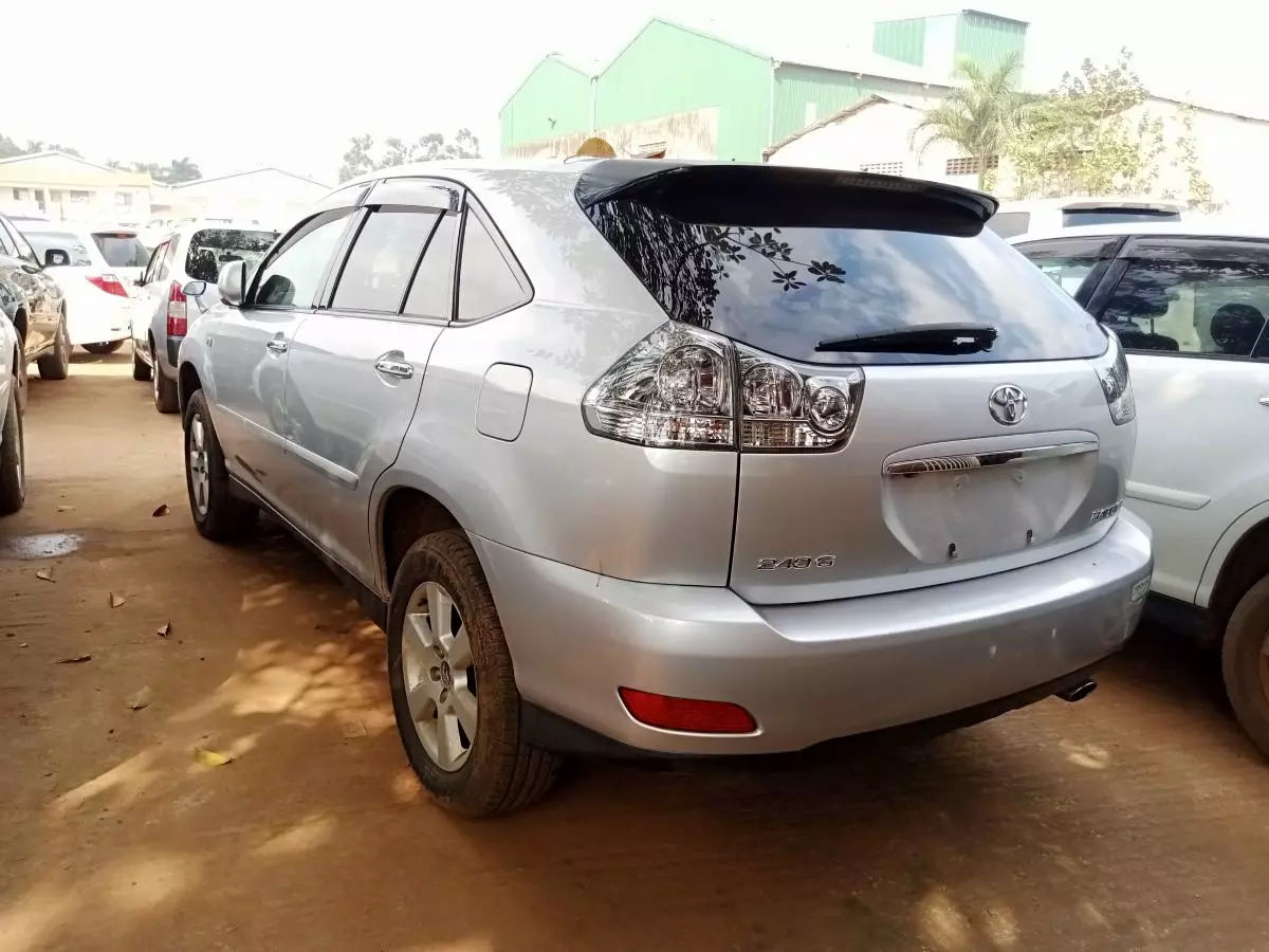 Toyota Harrier   - 2011