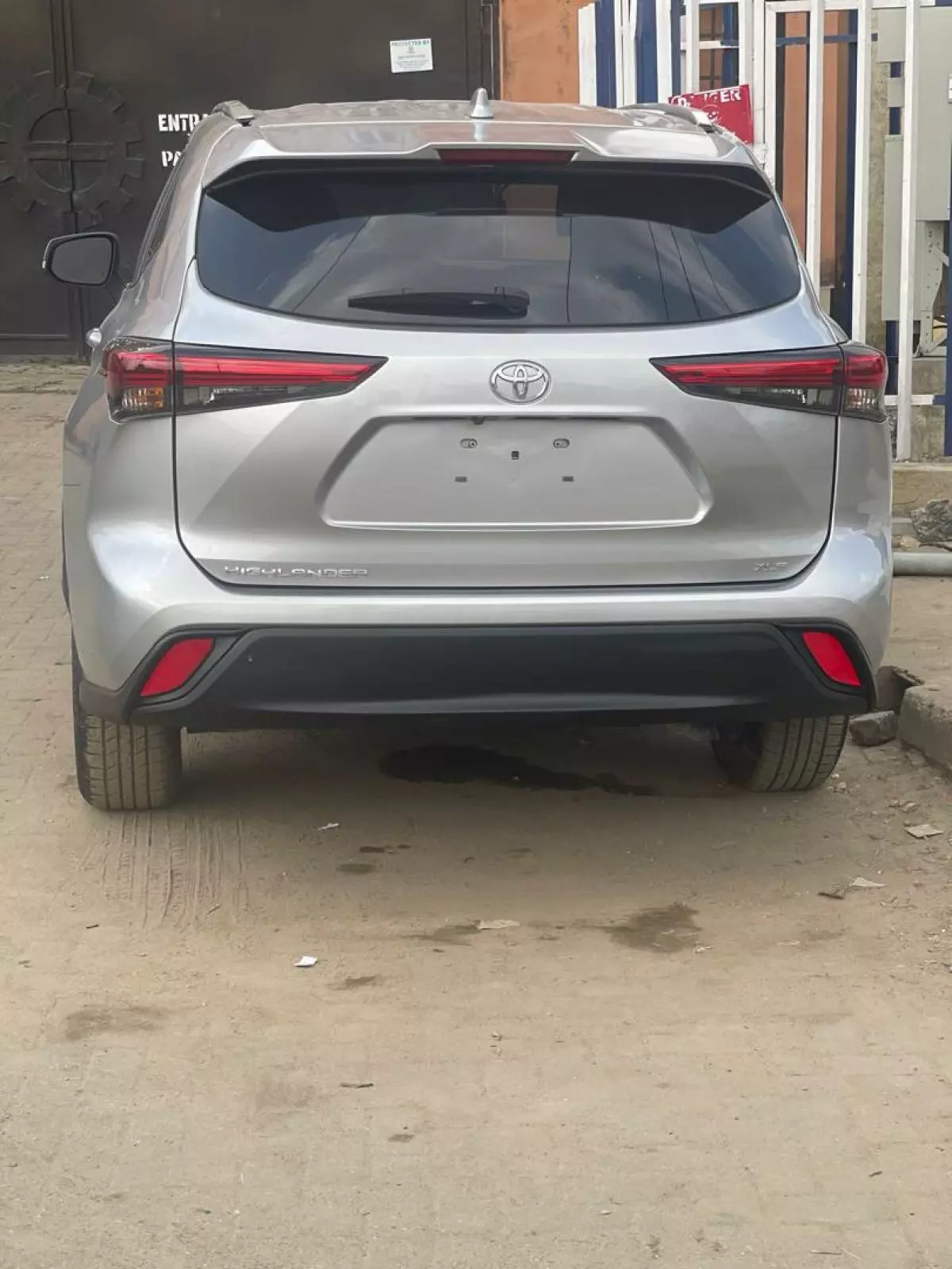 Toyota Highlander   - 2021