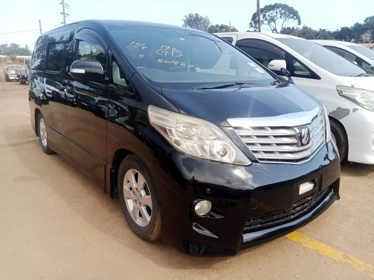 Toyota Alphard   - 2010