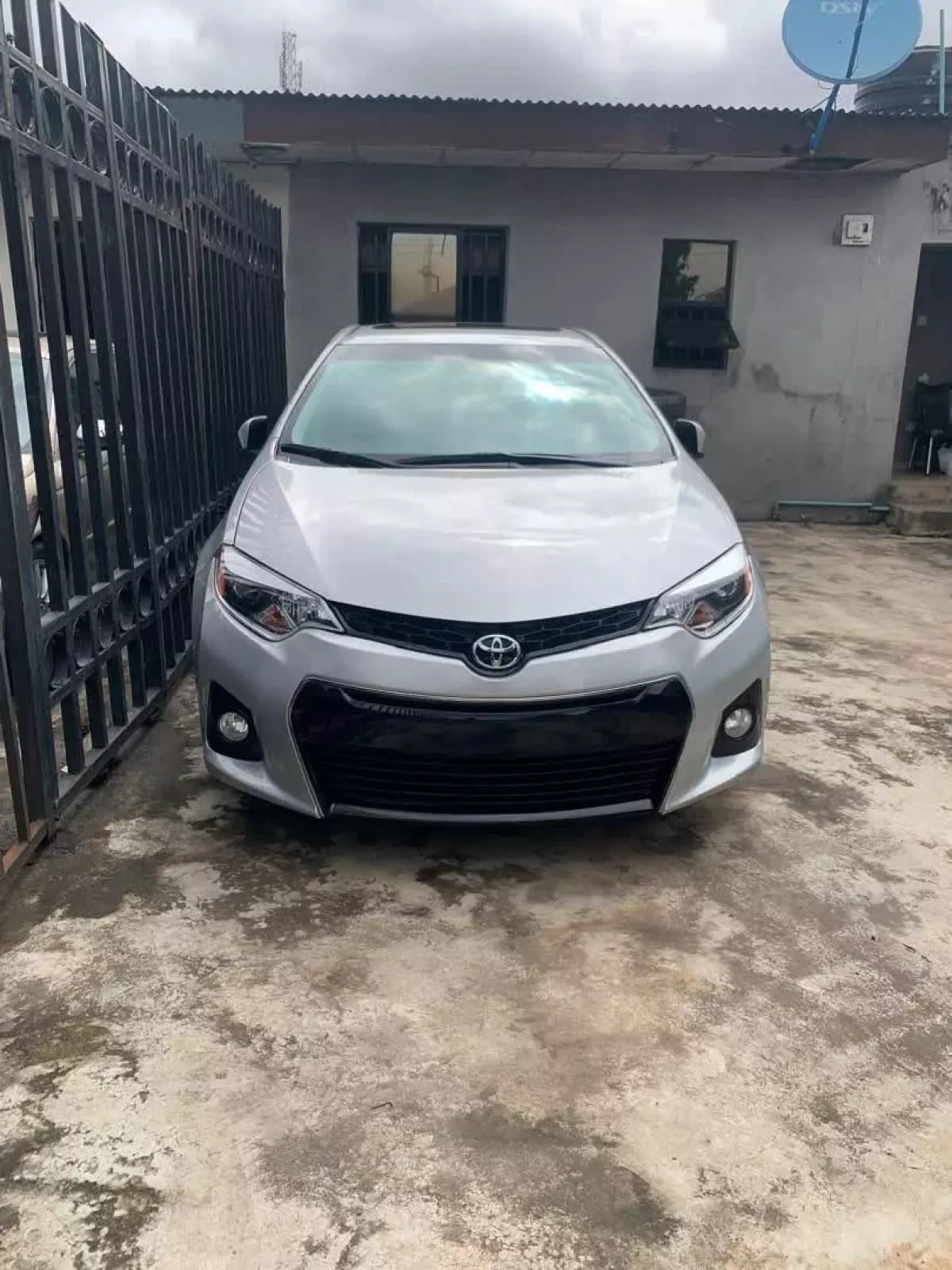 Toyota Corolla   - 2015