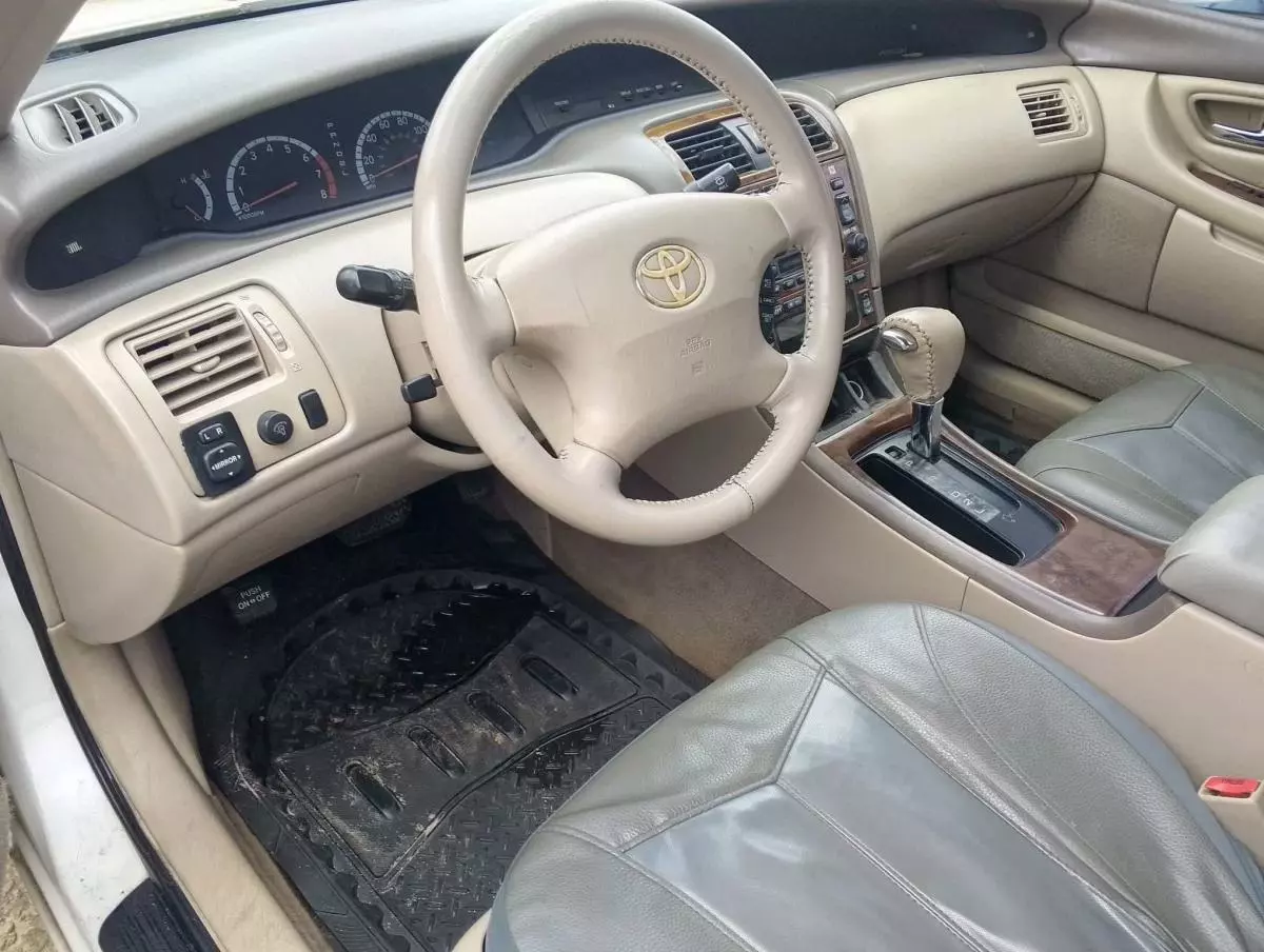 Toyota Avalon   - 2002