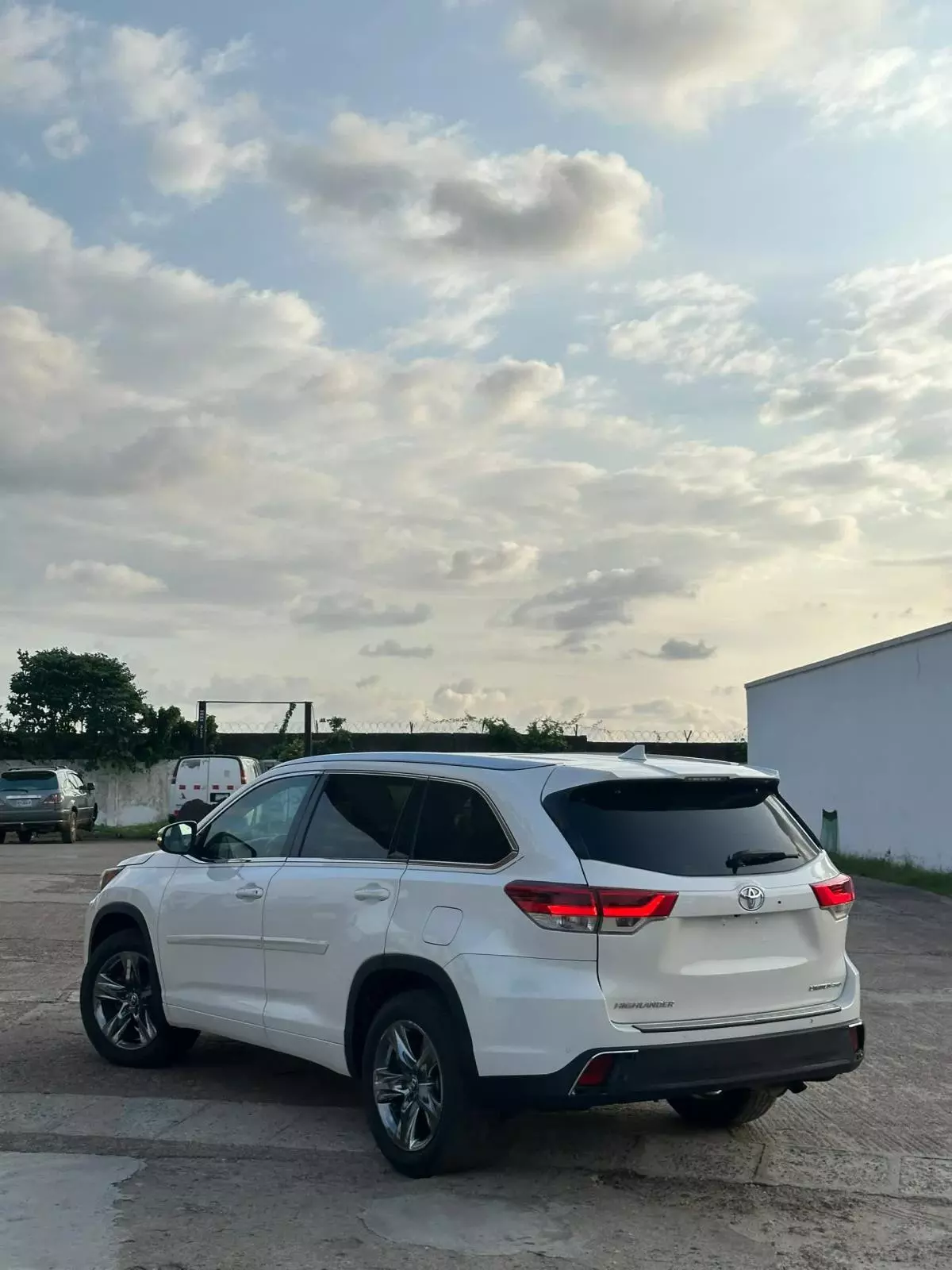 Toyota Highlander   - 2018