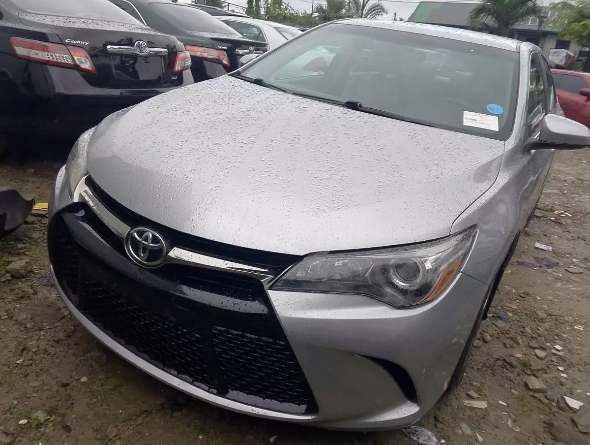 Toyota Camry   - 2016