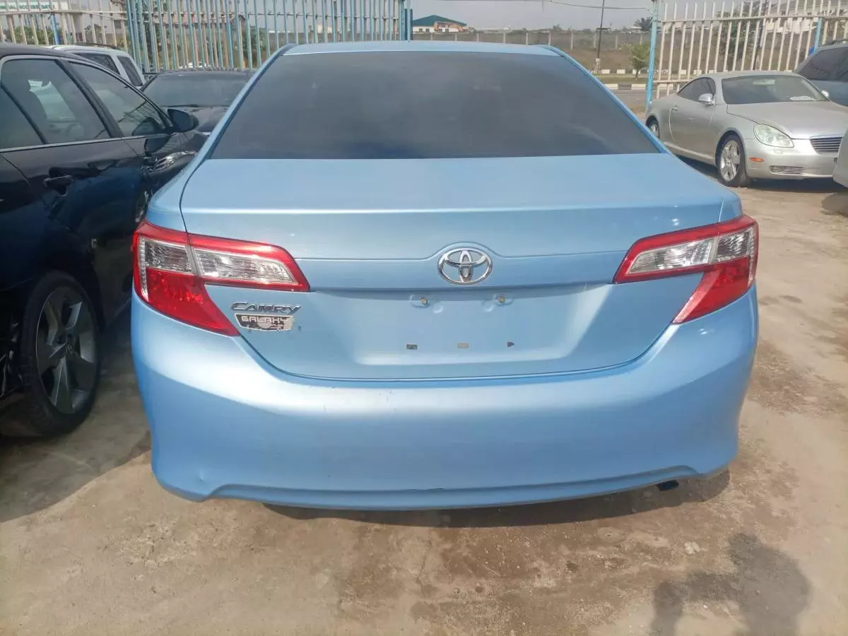Toyota Camry - 2014