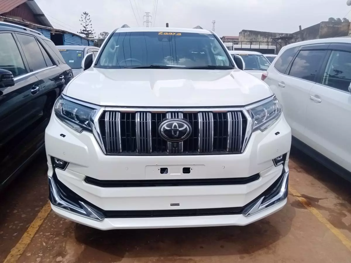 Toyota Landcruiser Prado   - 2019