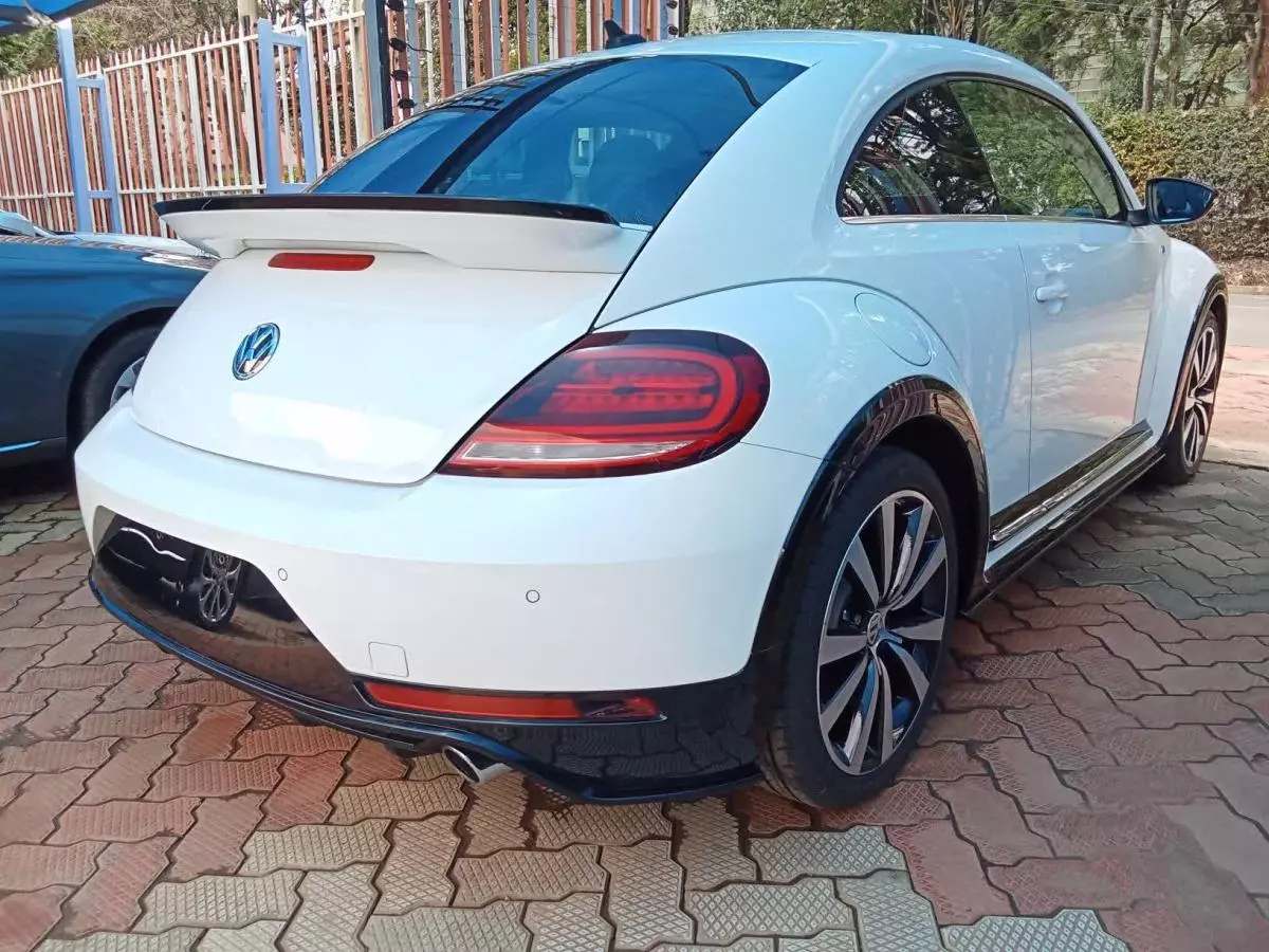 Volkswagen Beetle   - 2017