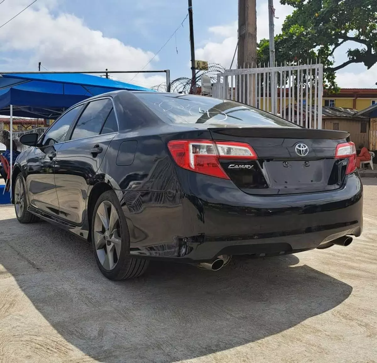 Toyota Camry   - 2012