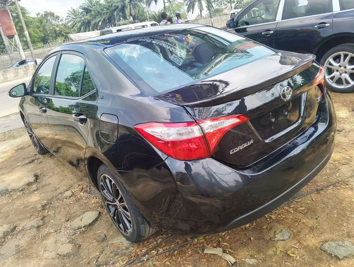 Toyota Corolla   - 2014