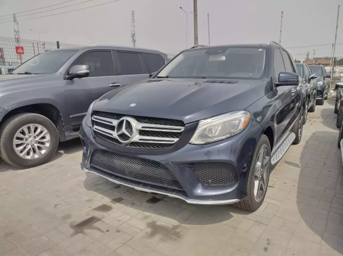 Mercedes-Benz GLE 350 - 2016