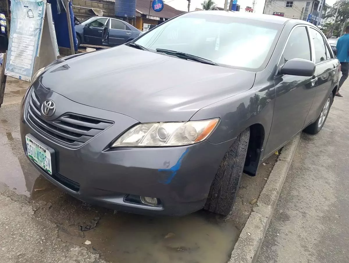 Toyota Camry   - 2007